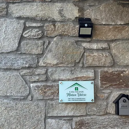 Maison Valerie 펜션 도우에스